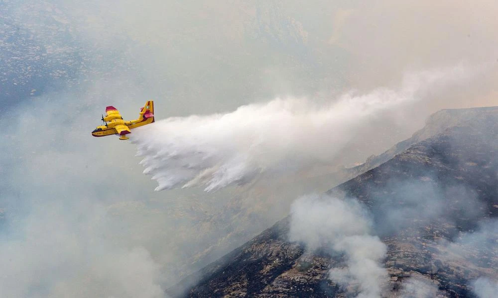 Μαίνεται για 5η μέρα η φωτιά στο Παγγαίο - Έχει κάνει στάχτη 12.000 στρέμματα δασικής έκτασης